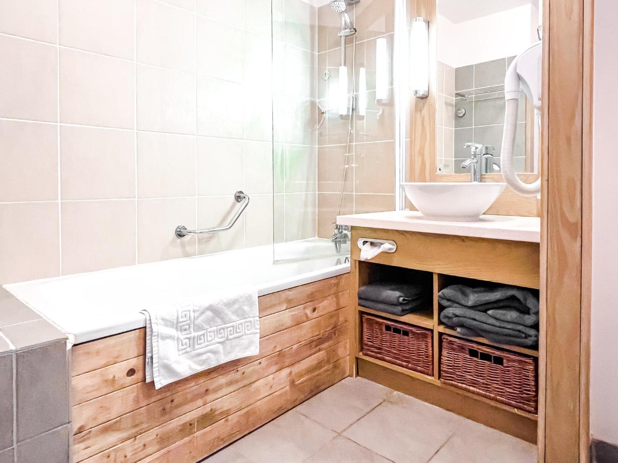 Large One-Bedroom Apartment, Wheelchair Adapted, Les Terrasses D'Eos Flaine Extérieur photo