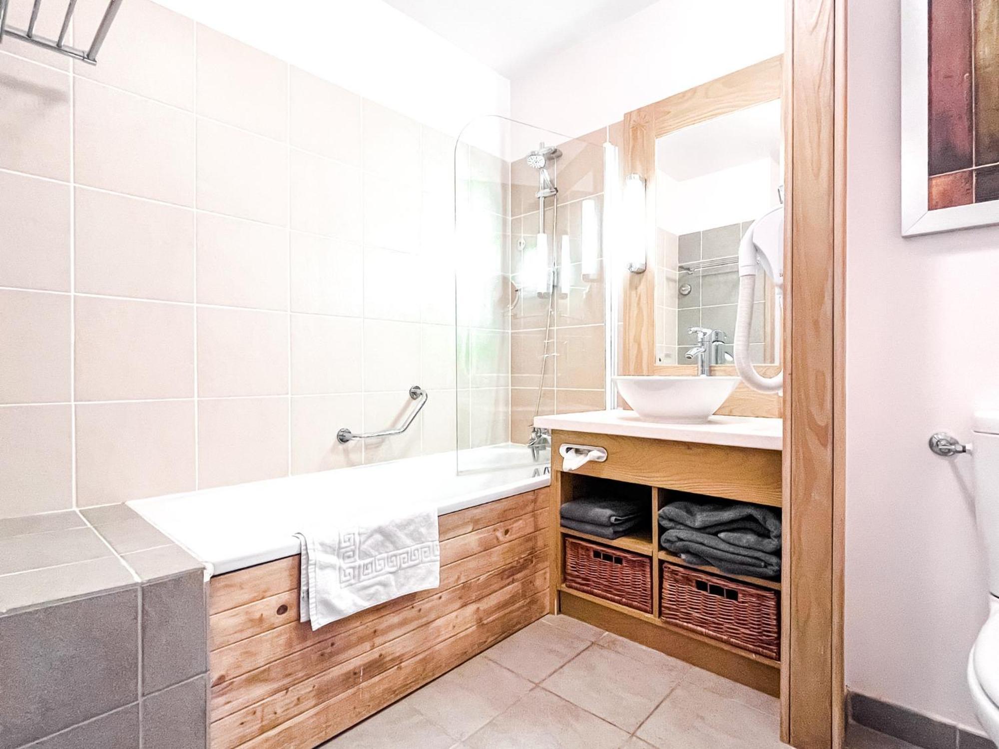 Large One-Bedroom Apartment, Wheelchair Adapted, Les Terrasses D'Eos Flaine Extérieur photo